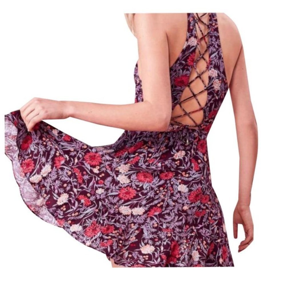 Kimchi Blue Sabrina Ruffle Wrap Lace Up Mini Dress Sz 10 Devious Maids Floral